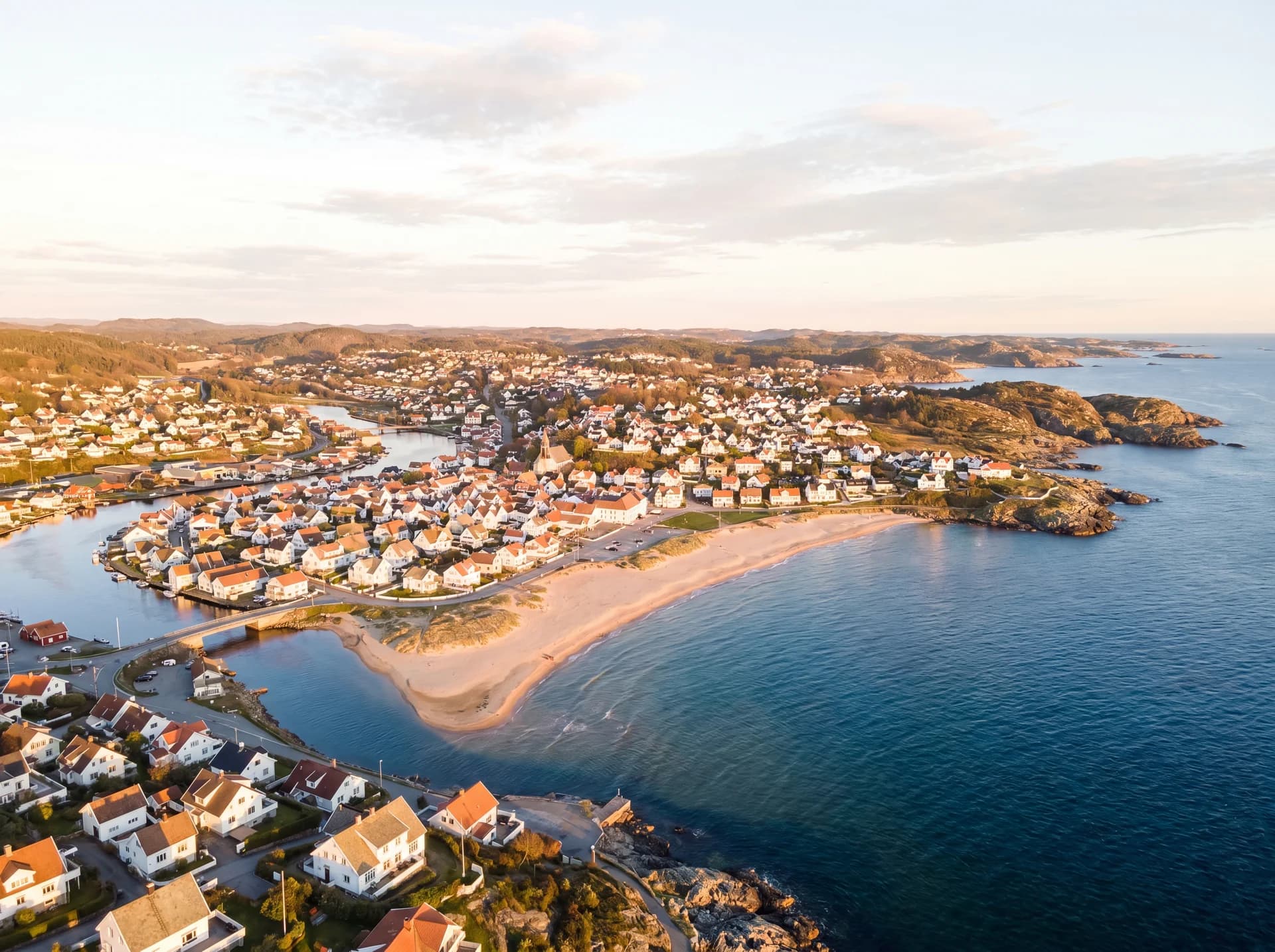 Fasadevask og vindusvask med drone i Mandal